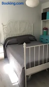 Apartamento 1 dormitorio y salon con sofa cama bien comunicado con el centro - Image 2