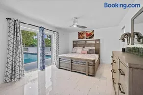 Luxurious Palm Beach Home - Image 2