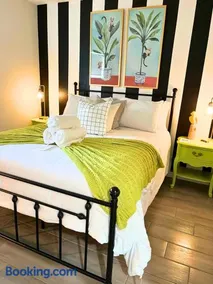 Luxury 4BR, Sleeps 12, Heated Pool, Near Universal Studios - Image 3