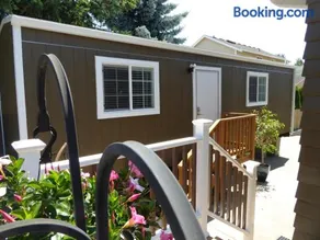 Sweet tiny house - Image 2