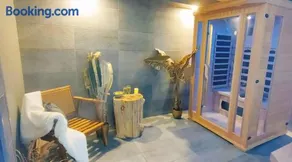 Cocon Romantique Sauna, Balnéo & Mer à 100m - Image 4