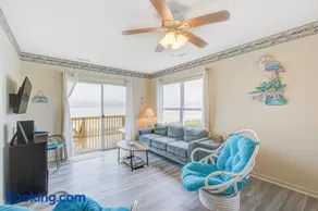 HB01 1 Anchors Away Oceanfront - Image 1