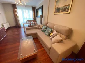 Apartamento zona centro con garaje y piscina para 4 personas - Image 3