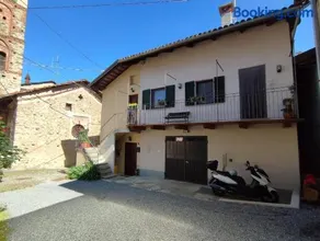 Salita al castello - Image 3