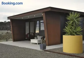 The Rusty Kangaroo Hideaway - Exclusive Ocean-View Couples Retreat - Image 2