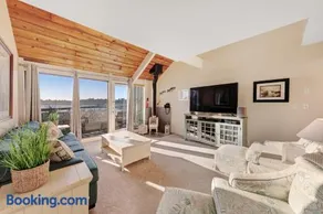 Embarcadero Bay View - Image 3