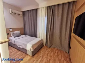 Green Plaza Inn - Image 4