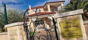 Villa Lukas&Ana s bazenom,dječjim igralištem - Image 3