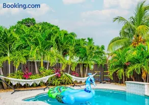 Colorful Home - Pool - Game Room - Basketball Court - BBQ & More - Image 3