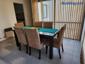 Apartamento Deluxe Senderos del Vino I, con cochera incluida, Desayuno opcional - Image 2
