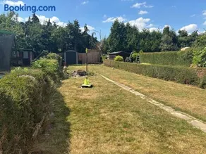3 bed home - Stratford Upon Avon - Image 2