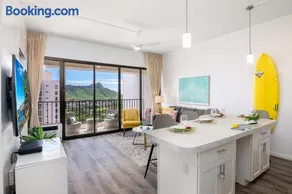 Gorgeous Oean View Penthouse at Waikiki with Parking - Image 1
