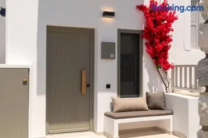 SunSal Luxury Studios - Earth - Image 2
