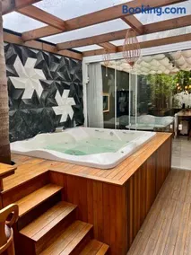 MANSÃO em CURITIBA PISCINA E JACUZZI - Image 2