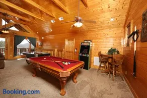 Ridgetop Theater Lodge - Image 1