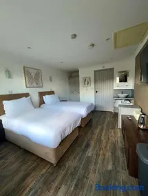 The View chalet located in pegsdon - Image 1