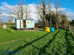 Delilah the shepherd's hut - Image 3