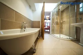 Thornhill Lodge, Historic 4 Bed, 4 Ensuite - Image 5