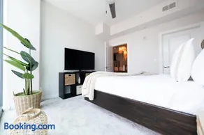 Buckhead High-Rise Retreat with Pool & Balcony - Image 2