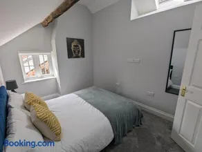 31 High Street - Modern & Stylish 2-bed Apartment - inc parking - Image 4