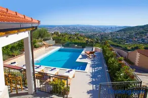 APARTMENT BELLA VISTA-heated pool, bbq, panoramic view near Split - Image 1
