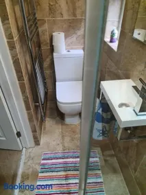 21 Fairfield Crescent - Image 3