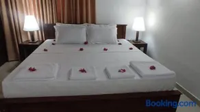 Royal home stay 2 bedroom private home in secure private property with garden view and all the facilities - Image 1