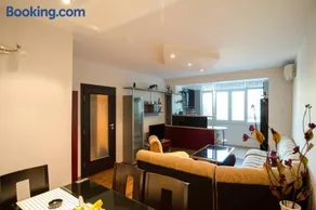 Kapana Comfy 2BR Apartment in Top Center - Image 1