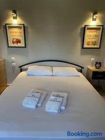 Q luxury rooms Perea center - Image 2