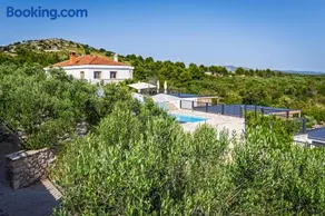 Camp Panorama with pool - Image 3