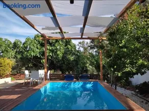 Pefkari Bay Villas - Image 1