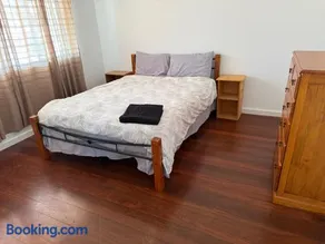 Comfortable 4 bedroom house - Image 3