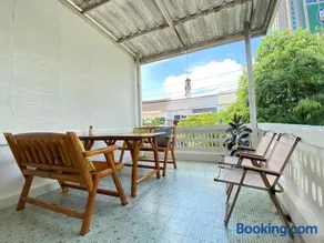Cheap house 7min next to BTS Kasetsart , 5 bedroom - Image 1