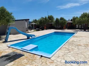 New! Mobile Home Domina near the beach with shared pool - Image 1