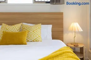 Spacious 4 Bedroom Home, for a Family of 8, Work friendly - Image 4