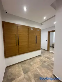 Appartement tout neuf sur la zone touristique près de la plage - Image 4