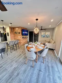 Entire Luxurious Apartment in Shopping Mall - Image 1