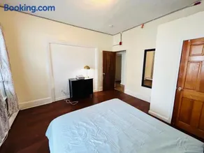 531 Nice apartment near Whole Foods, Brown University, Downtown - Image 2