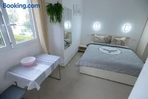 Olga Beach Apartment 28 - Image 5