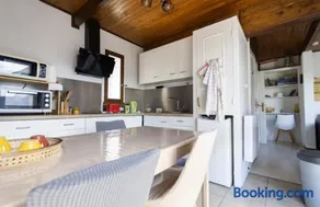Gîte Chalet, À 50 M D'un Lac - Image 2