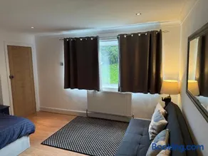 Apartment close to London Stansted airport - Image 2