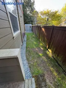 Family Comfy Kid Family Pet-Friendly Home Near Everything - Image 4