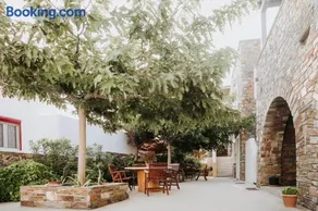 Augustis Suites - Image 4