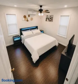 Cozy 2-bedroom with jacuzzi tub in perfect Queens with AC near JFK - Image 3