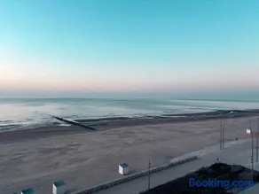Digue de Westende, studio avec coin nuit, piscine, vue mer et plage fantastique - Image 4
