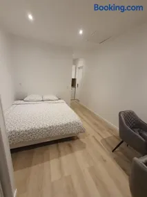 Studio calme dans villa habitée, parking privé et gratuit - Image 3