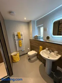 Riverside Apartments - Image 5