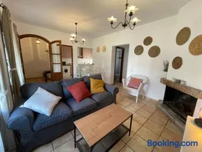 Agradable casa rural con chimenea en interior - Image 2