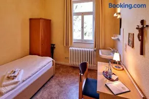 MARIENAU Tagungs- und Gästehaus, spiritueller Flair am Wallfahrtsort Schönstatt - Image 1