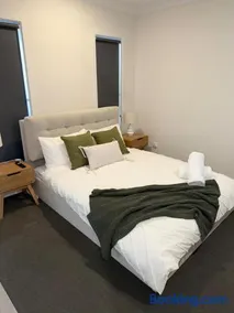 Hunter Valley Escape 5 Bedroom - Image 2